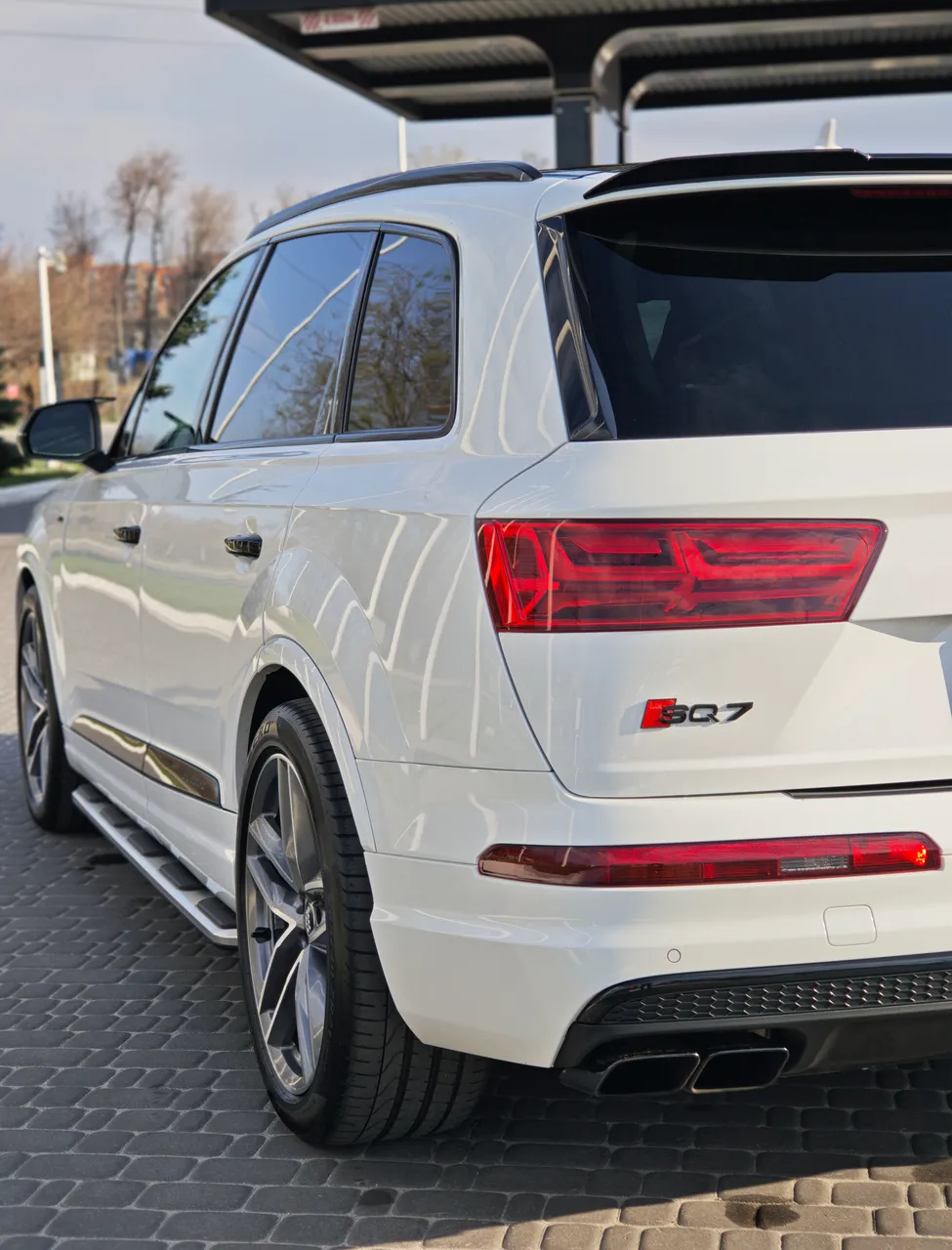 Audi Q7 - фото 8