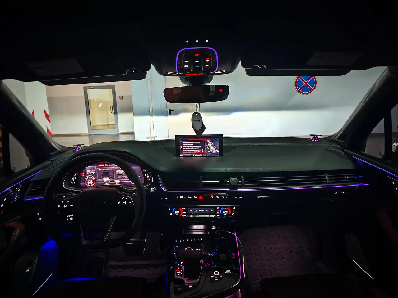 Audi Q7 - фото 44