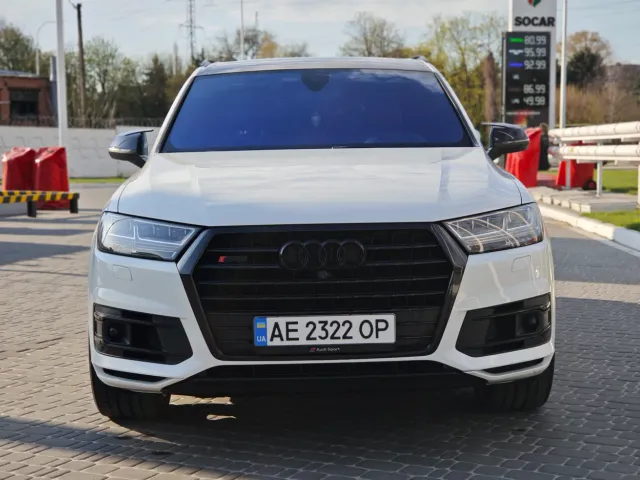 Audi Q7 - фото 2