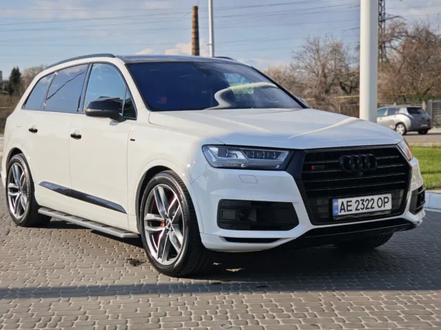 Audi Q7 - фото 4