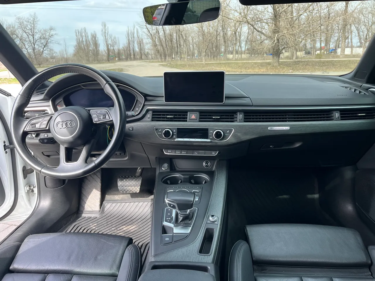 Audi A4 - фото 6