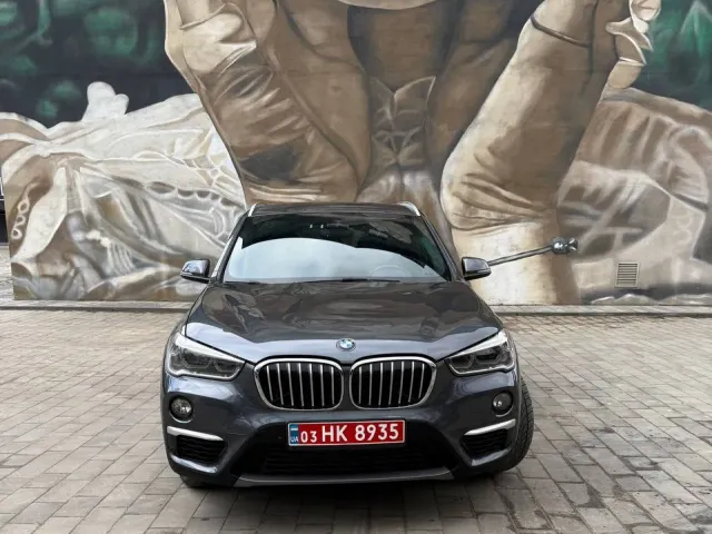 BMW X1 - фото 1