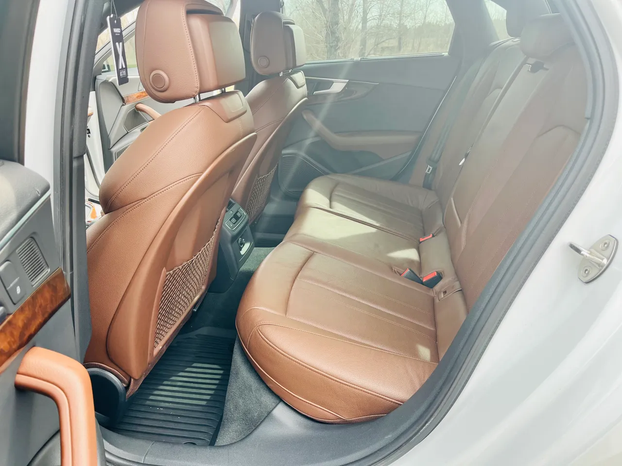 Audi A4 - фото 13