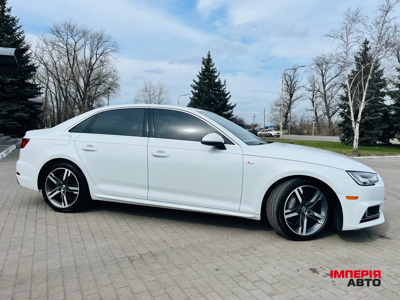 Audi A4 - фото 3