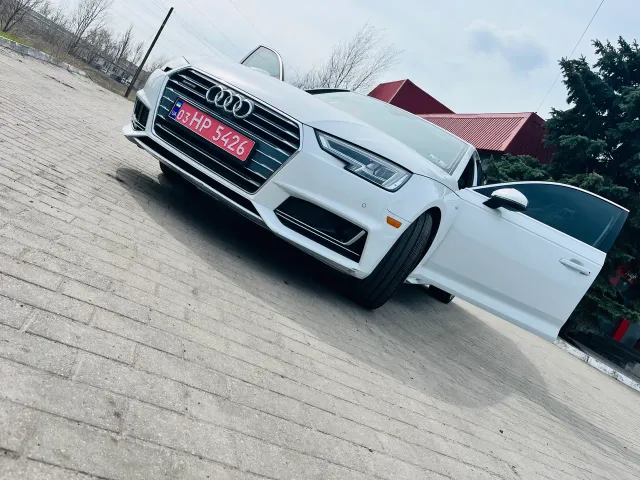 Audi A4 - фото 1