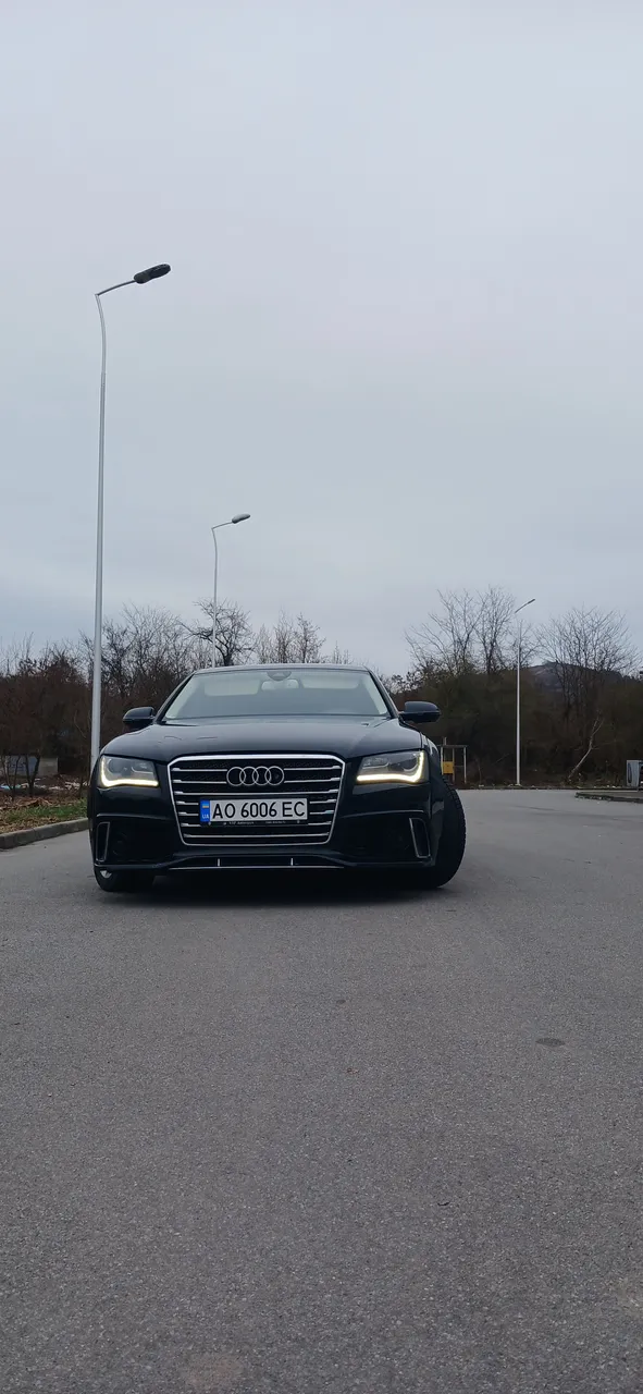 Audi A8 - фото 2