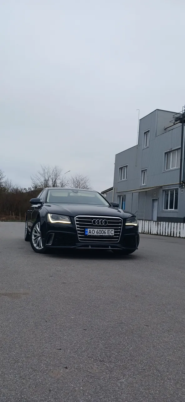 Audi A8 - фото 3
