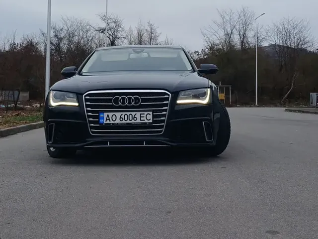 Audi A8 - фото 2