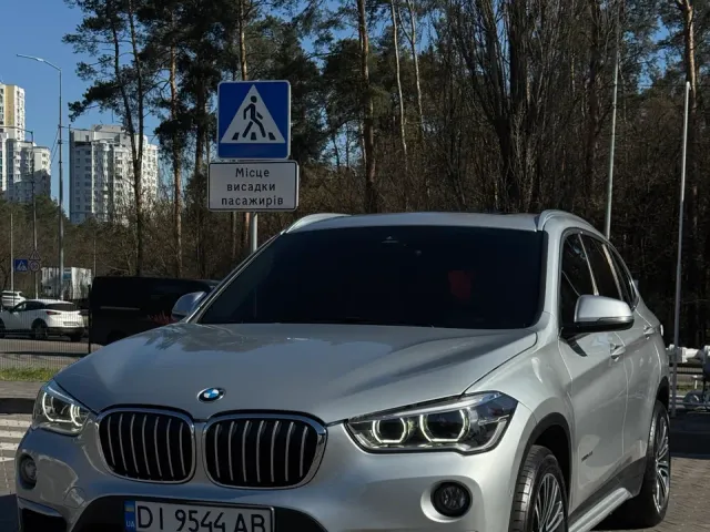 BMW X1 - фото 1