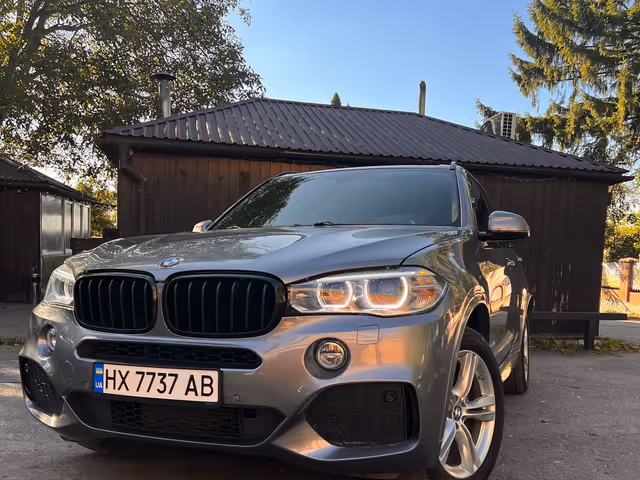 BMW X5 - фото 1