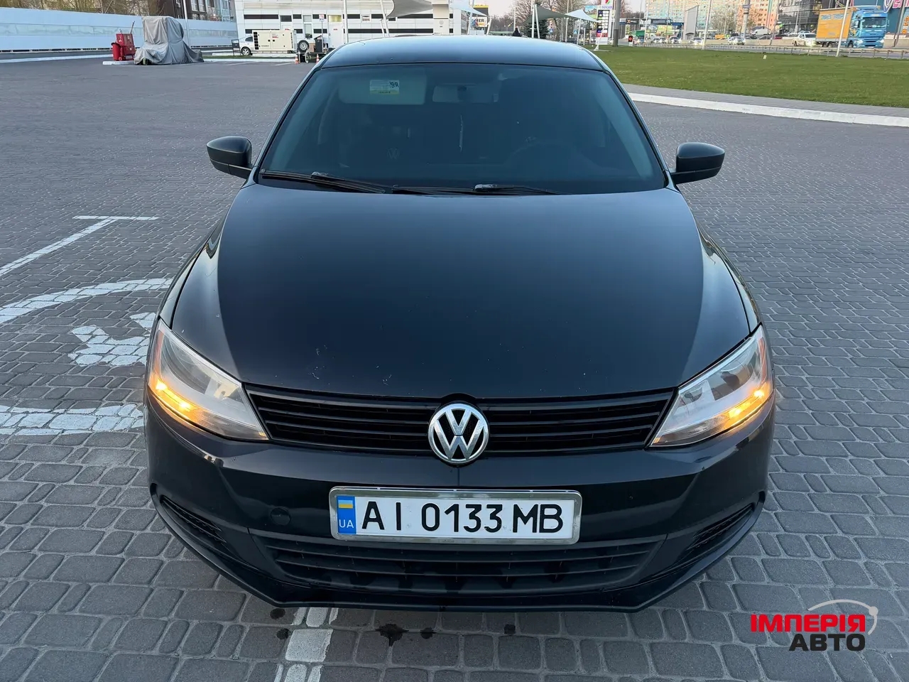 Volkswagen Jetta - фото 1