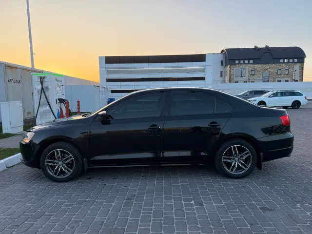Volkswagen Jetta - фото 4