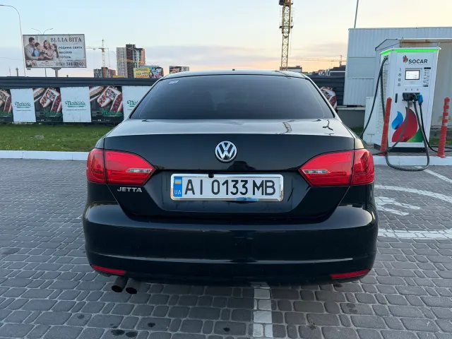 Volkswagen Jetta - фото 2