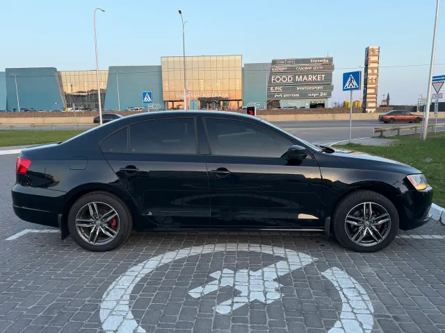Volkswagen Jetta - фото 3