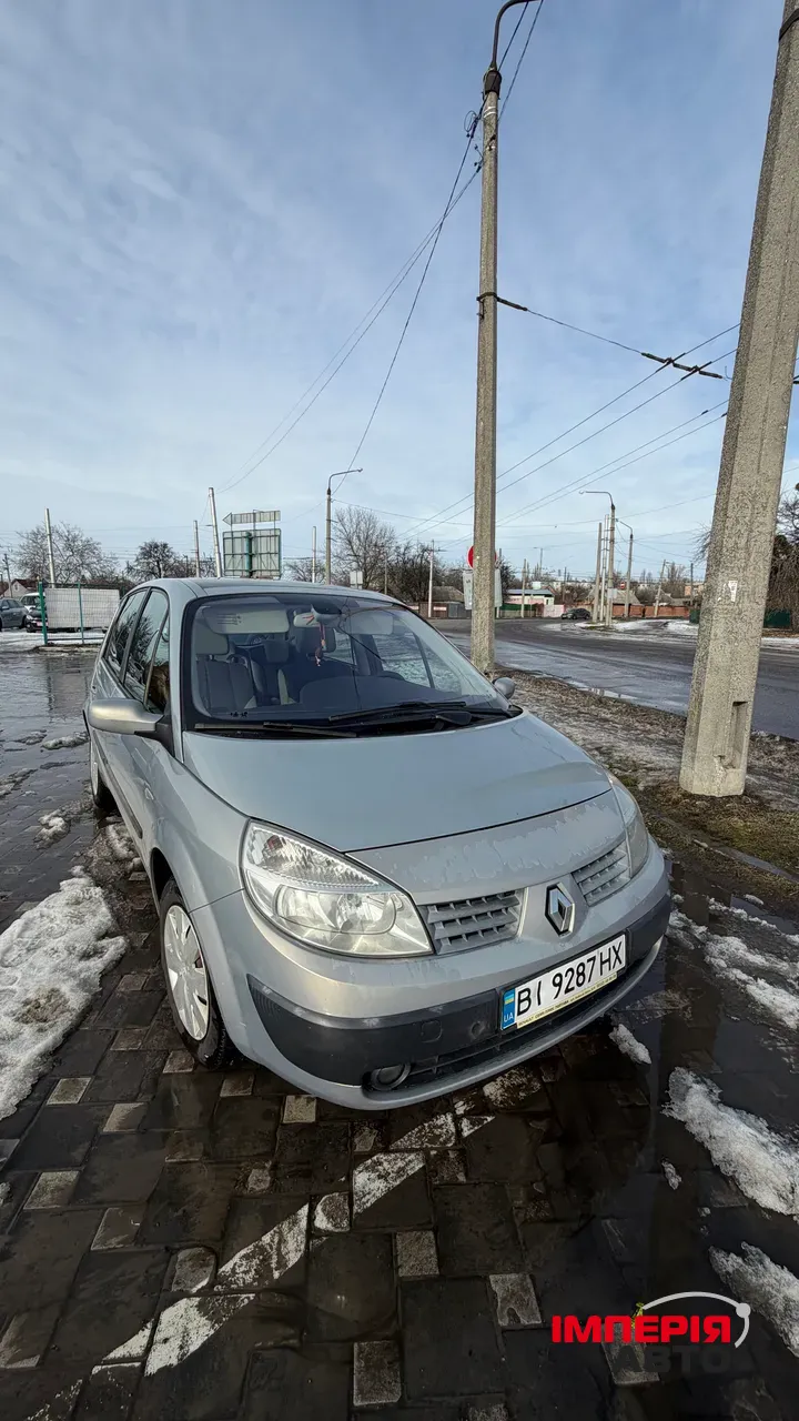Renault Megane - фото 1