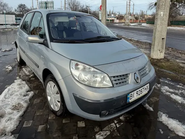 Renault Megane - фото 2