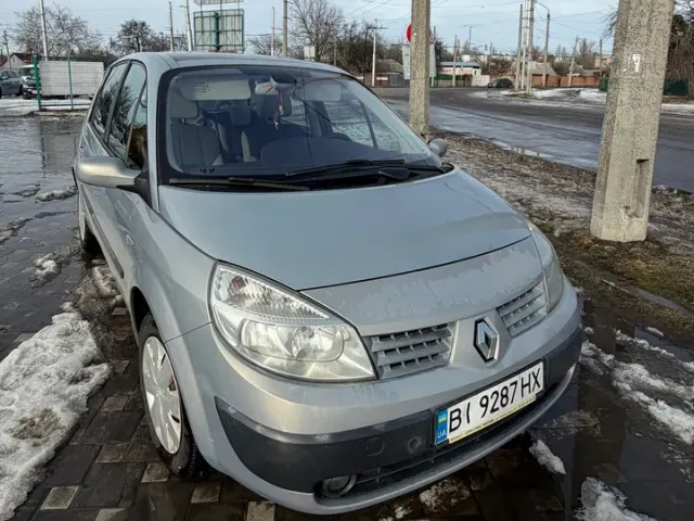 Renault Megane - фото 1