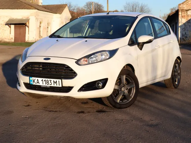 Ford Fiesta - фото 1