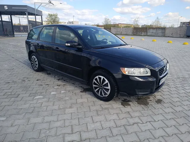 Volvo V50 - фото 2