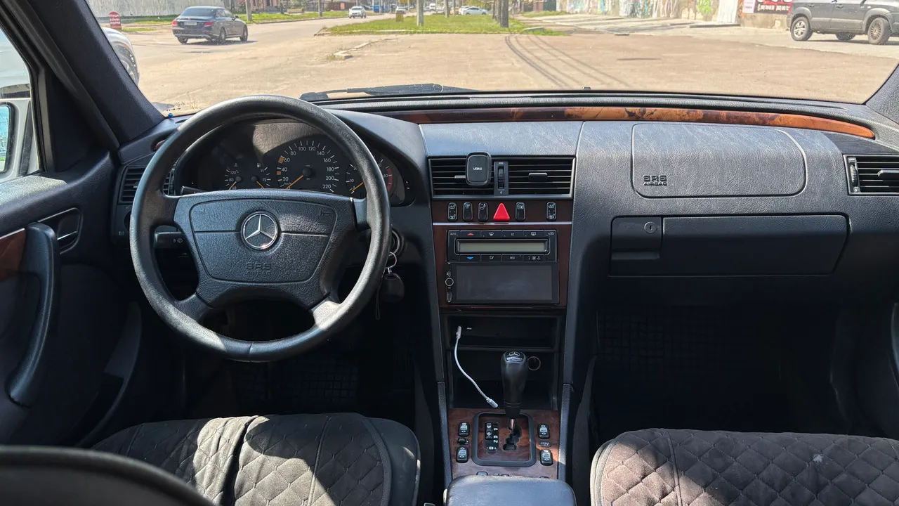 Mercedes-Benz C-Класс - фото 14