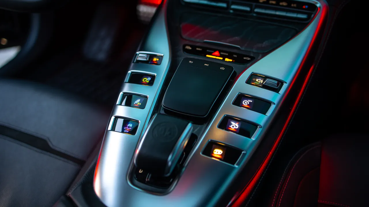 Mercedes-Benz AMG GT - фото 14