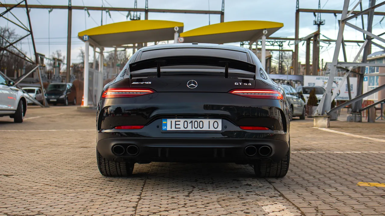 Mercedes-Benz AMG GT - фото 6