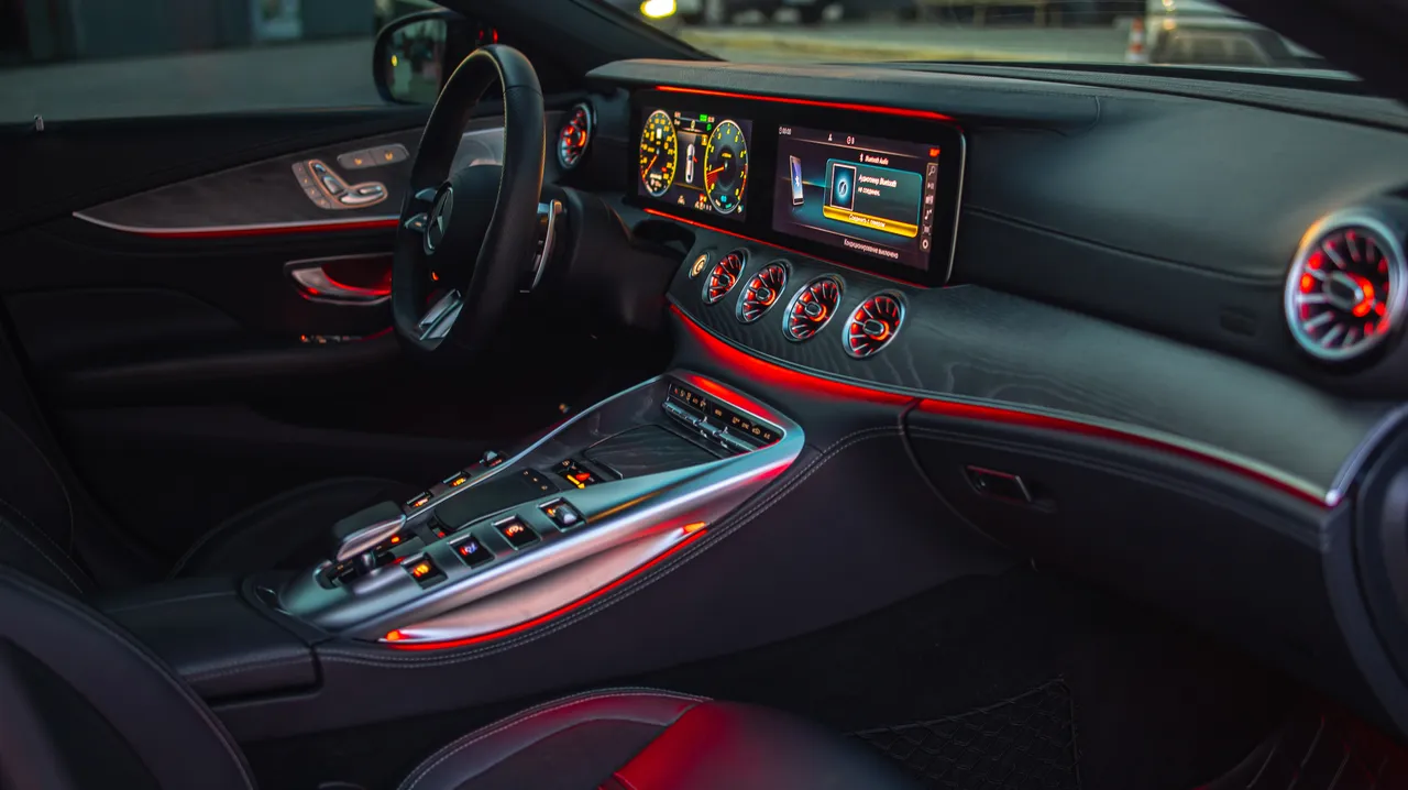 Mercedes-Benz AMG GT - фото 11