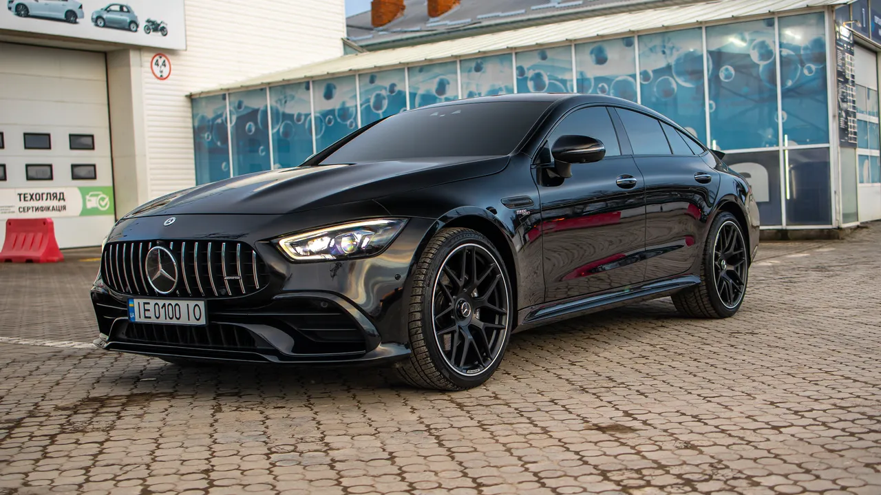 Mercedes-Benz AMG GT - фото 4