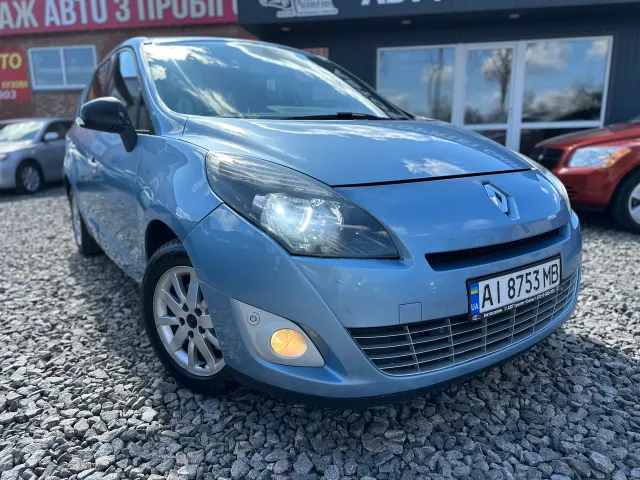 Renault Megane - фото 1