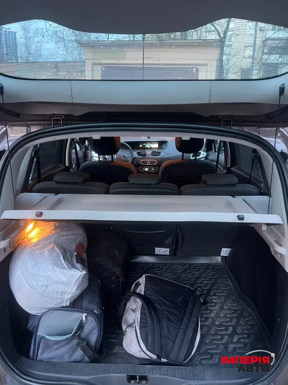 Renault Scenic - фото 16