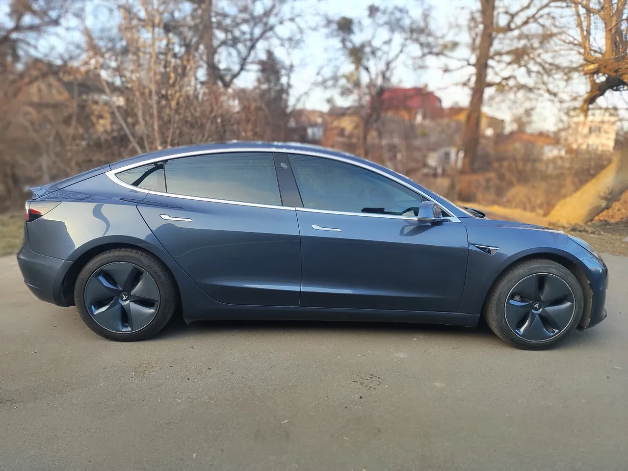 Tesla Model 3 - фото 2