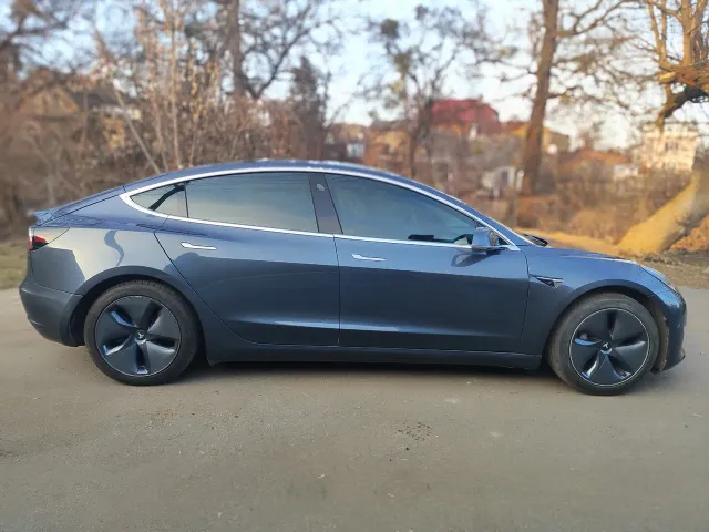 Tesla Model 3 - фото 2