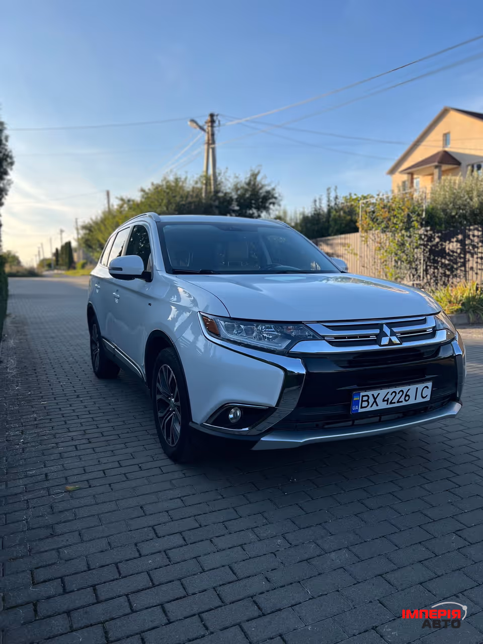 Mitsubishi Outlander - фото 4