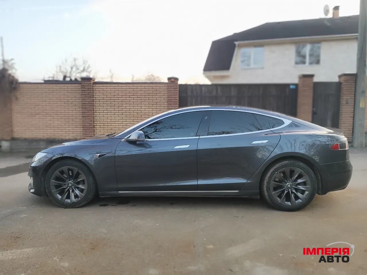 Tesla Model S - фото 11