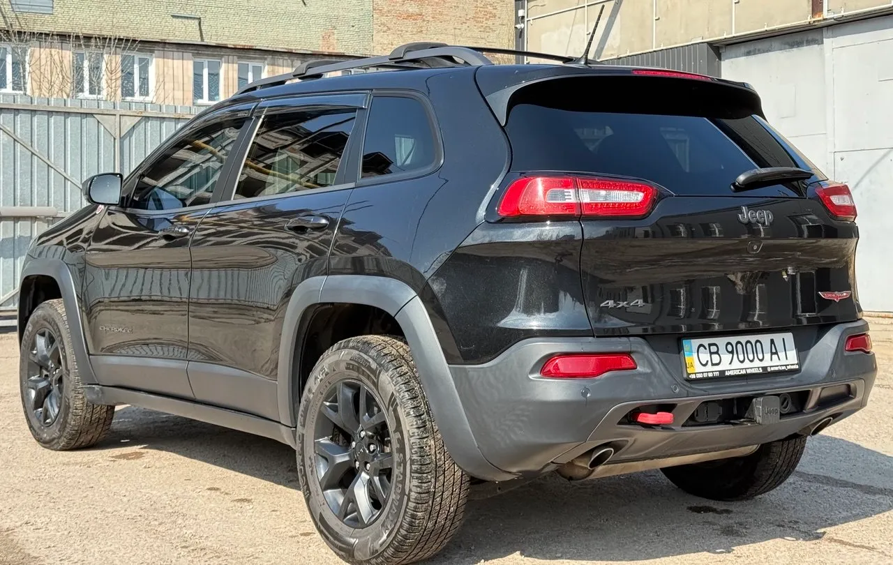 Jeep Cherokee - фото 7