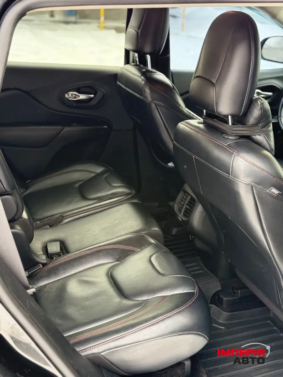 Jeep Cherokee - фото 11