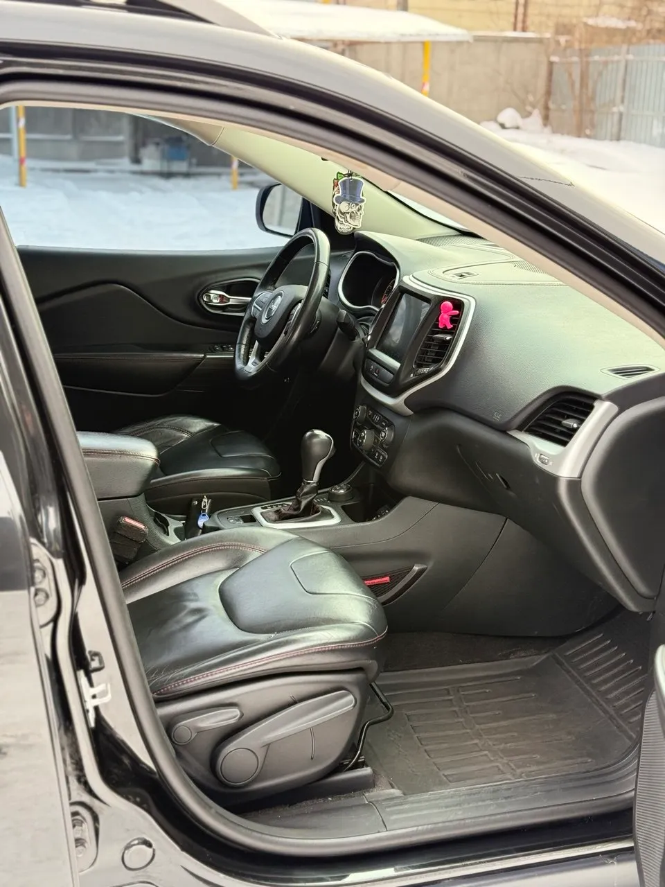 Jeep Cherokee - фото 9