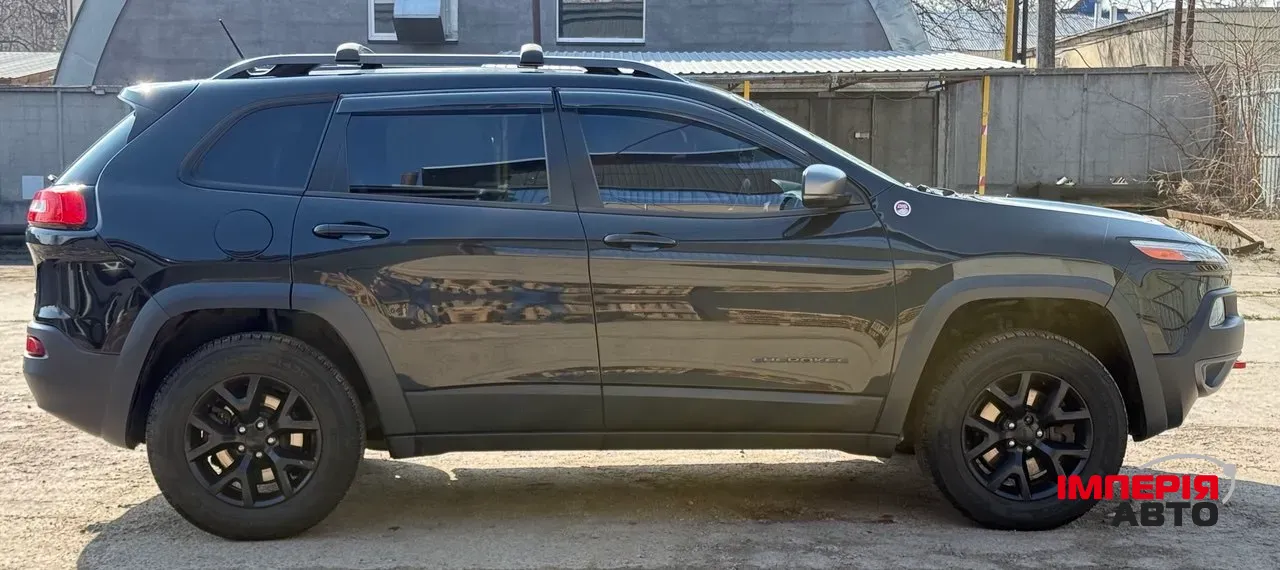 Jeep Cherokee - фото 5