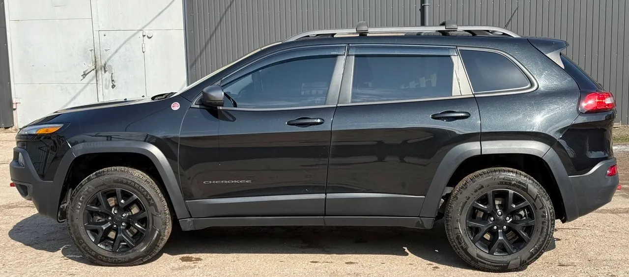 Jeep Cherokee - фото 4