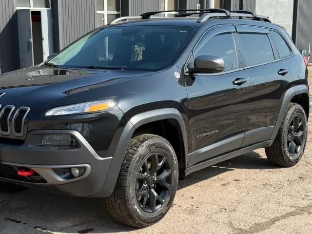 Jeep Cherokee - фото 1