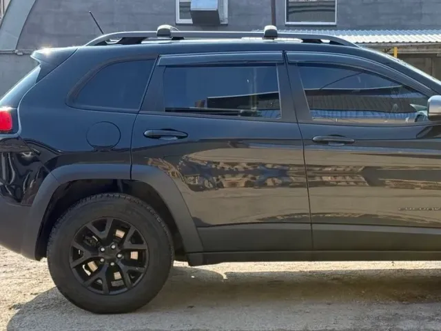 Jeep Cherokee - фото 5