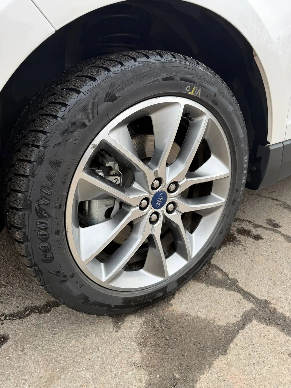 Ford Edge - фото 12