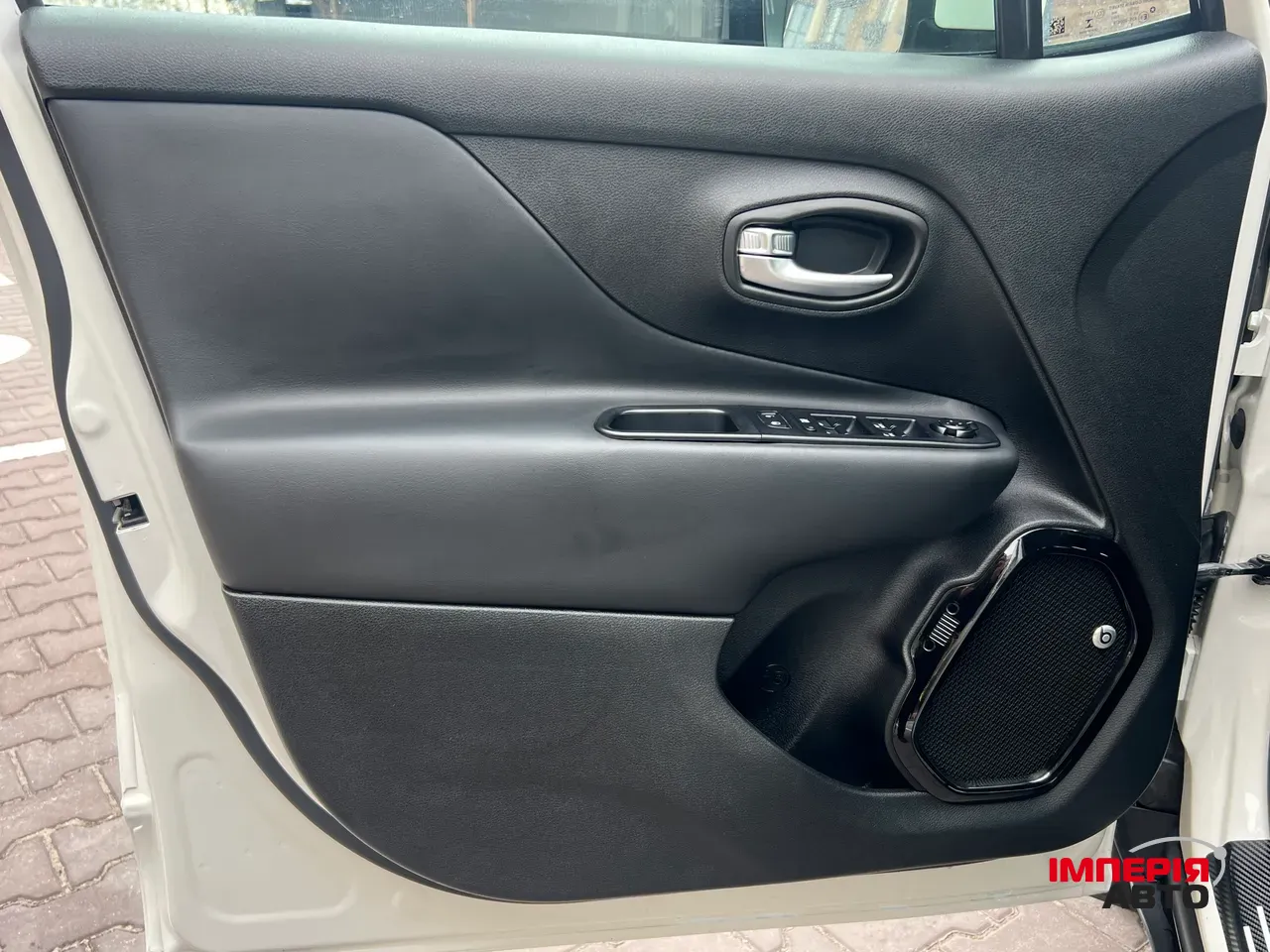 Jeep Renegade - фото 32