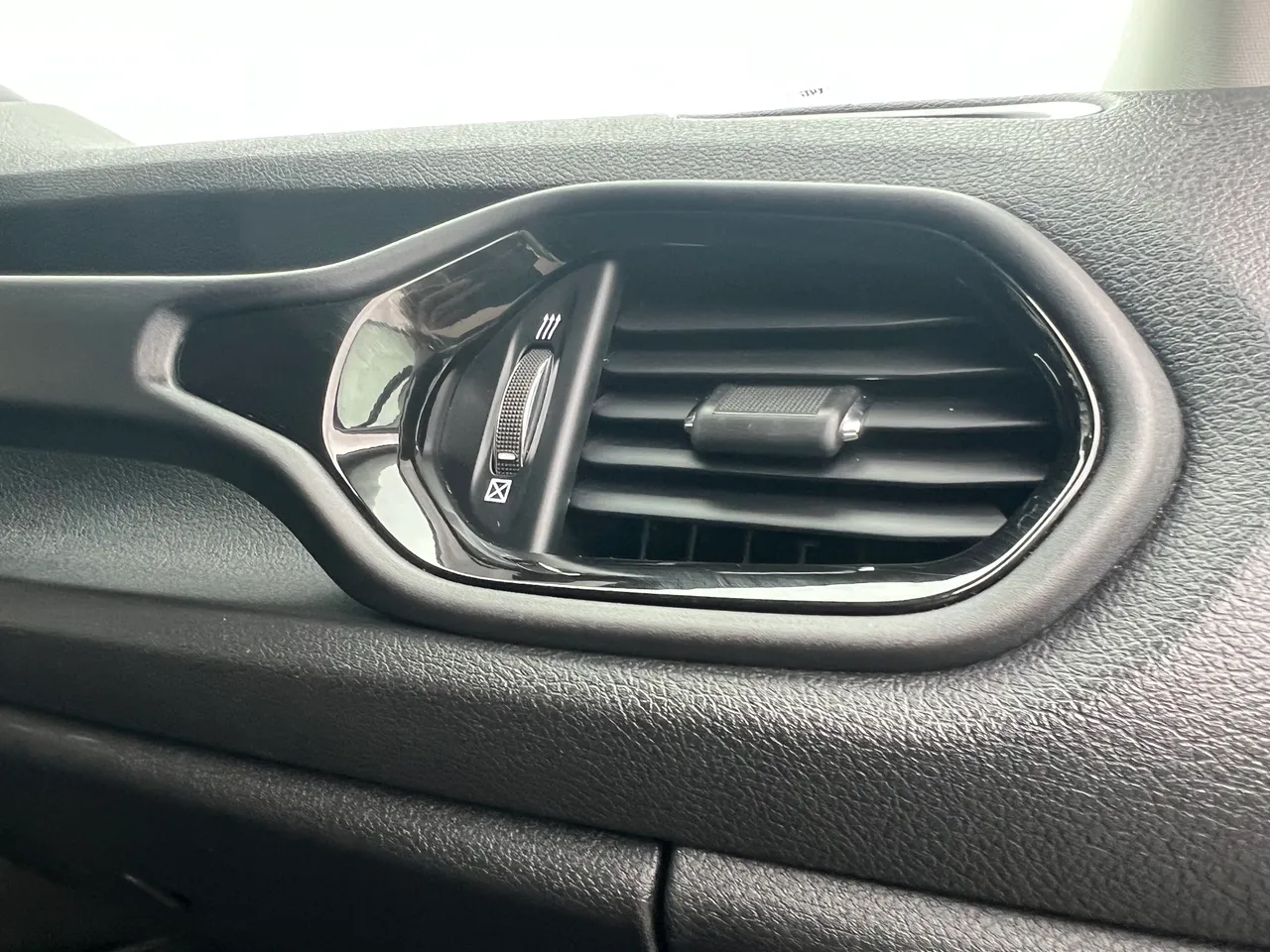 Jeep Renegade - фото 26