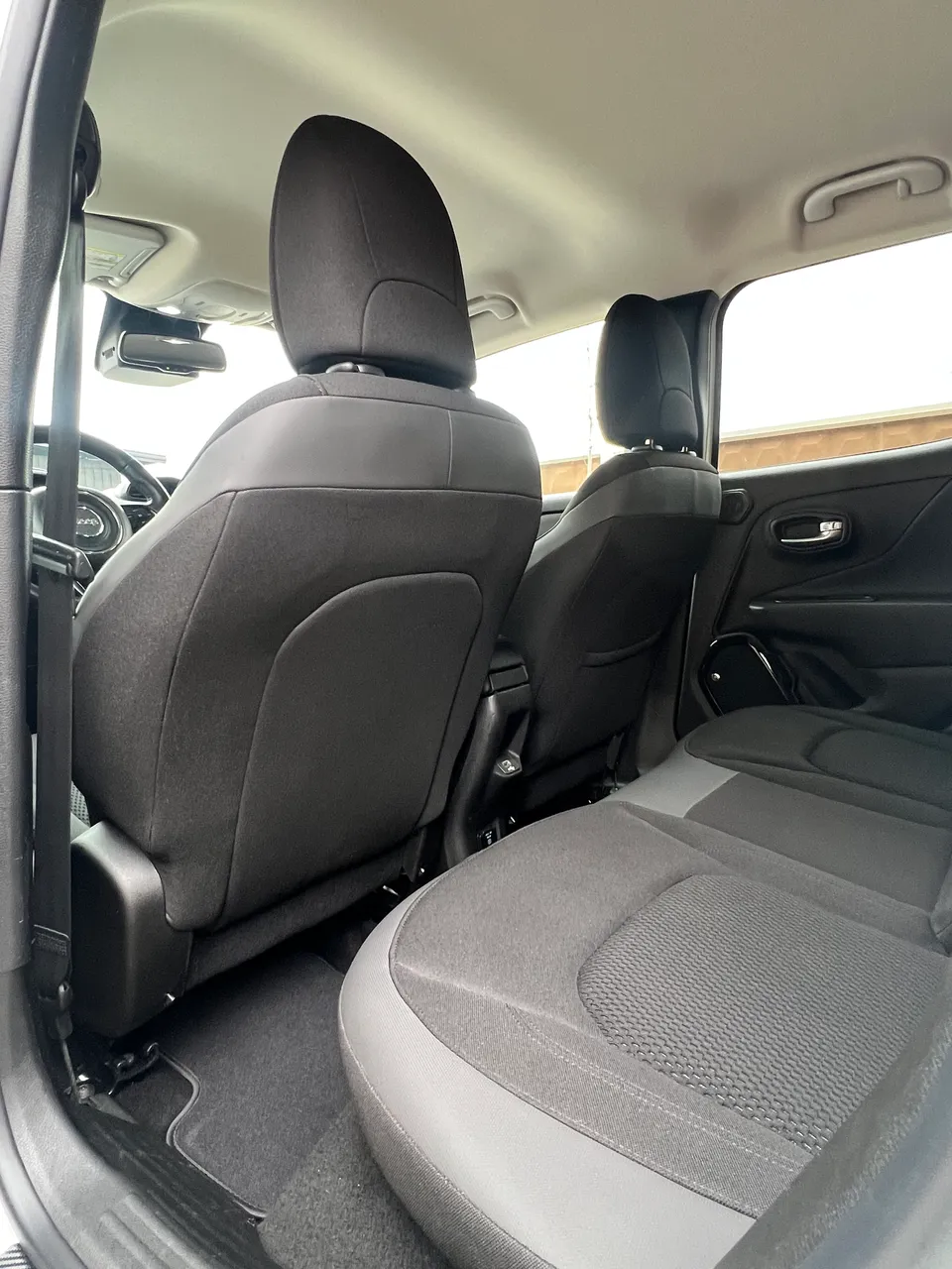 Jeep Renegade - фото 3