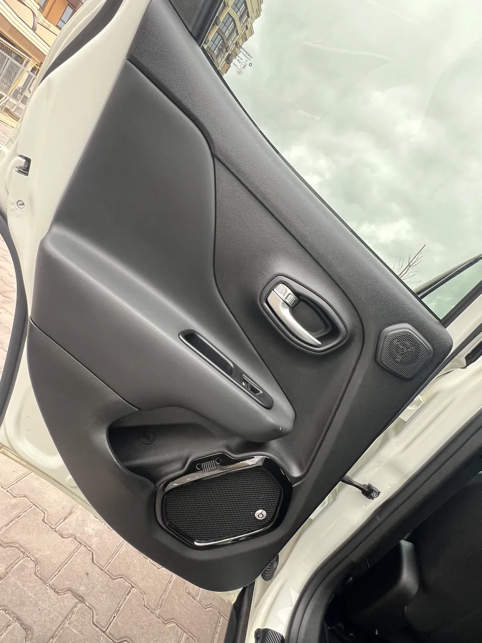 Jeep Renegade - фото 6