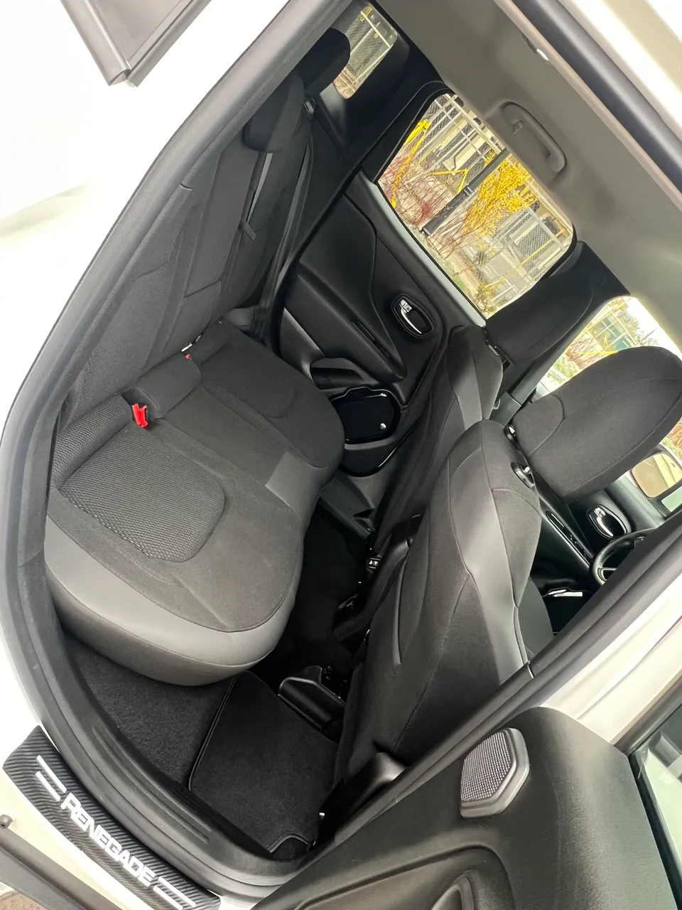Jeep Renegade - фото 25