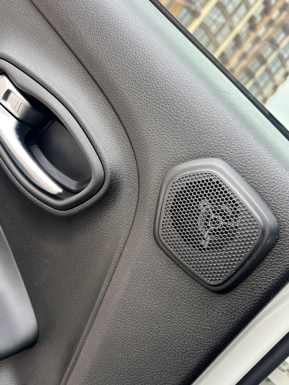 Jeep Renegade - фото 9