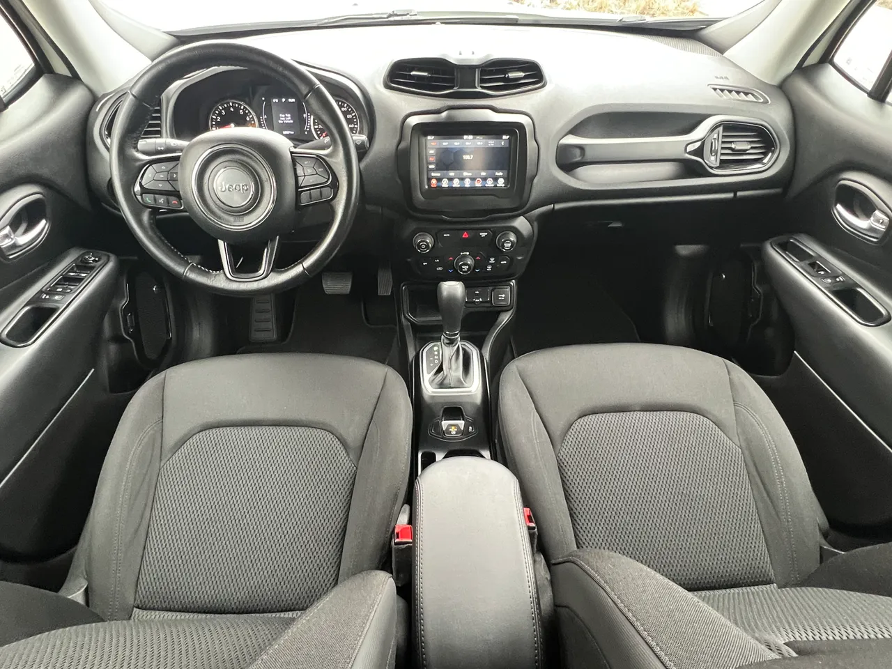 Jeep Renegade - фото 2