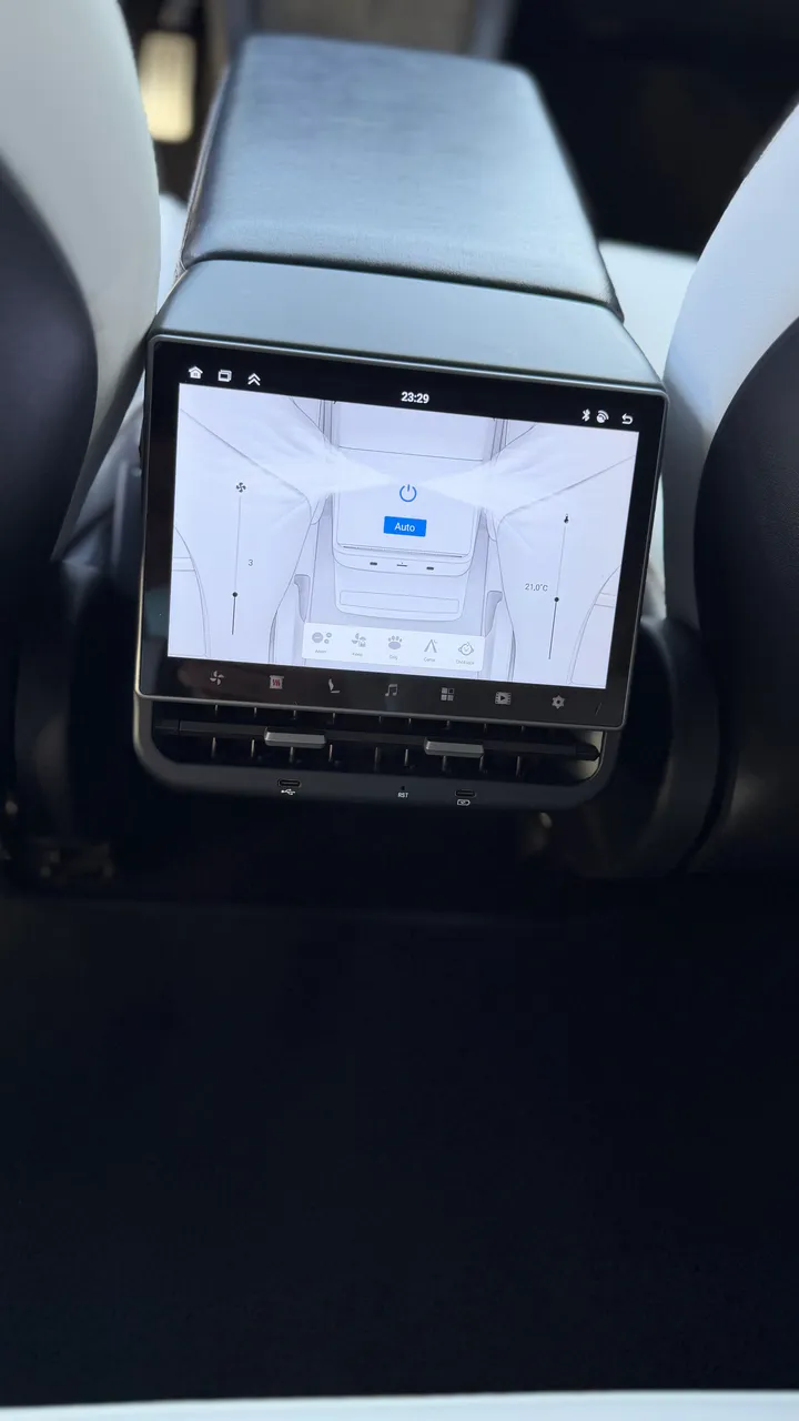 Tesla Model 3 - фото 17